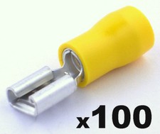 100 x isoliert gelb Buchse